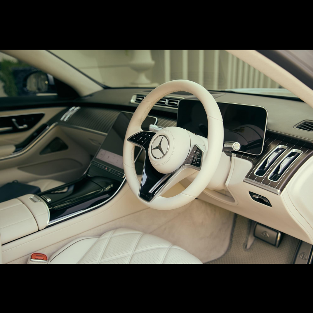 迈巴赫s580e 黑色