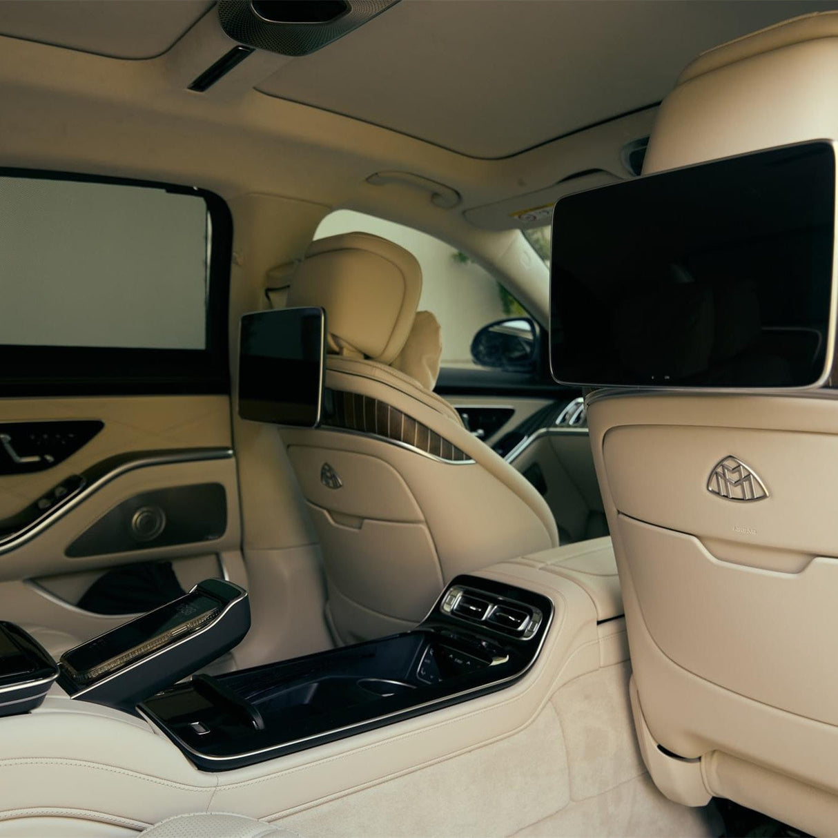 迈巴赫s580e 黑色