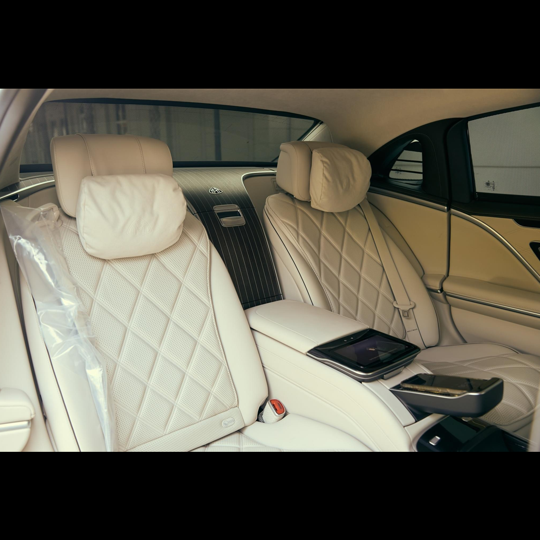 迈巴赫s580e 黑色