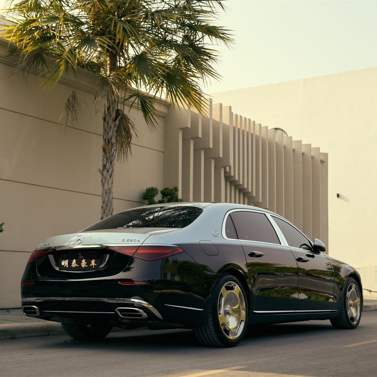 迈巴赫s580e 黑色